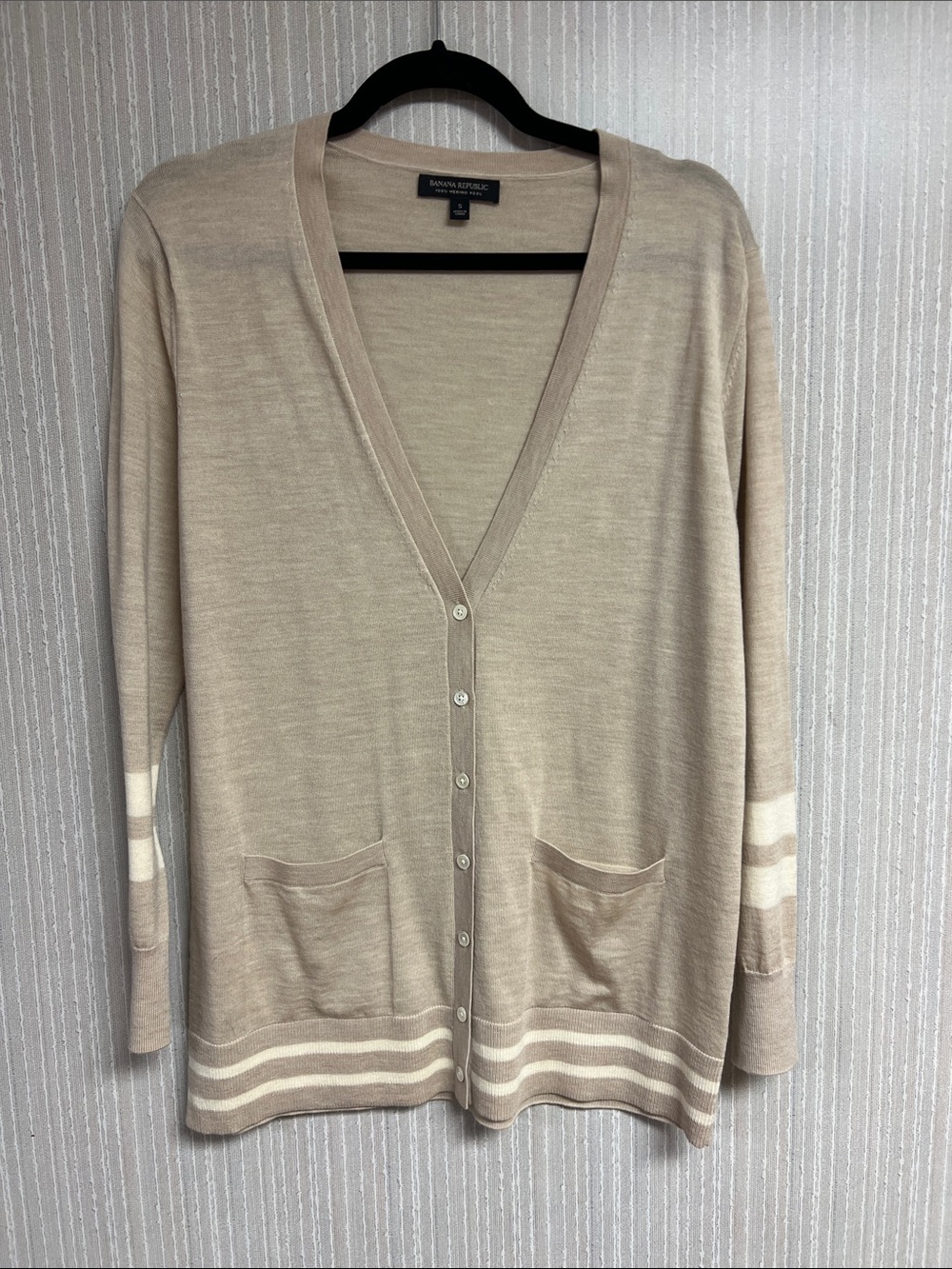 S Banana Republic Beige Striped V-Neck Cardigan